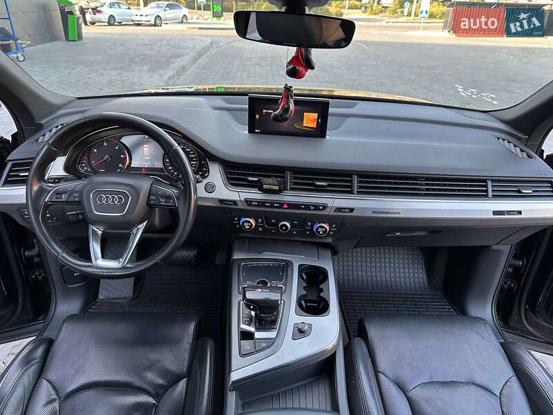 Внедорожник / Кроссовер Audi Q7 2015 в Днепре