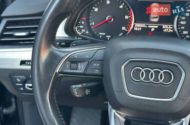 Внедорожник / Кроссовер Audi Q7 2015 в 