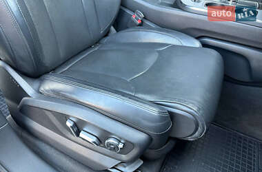 Внедорожник / Кроссовер Audi Q7 2015 в 
