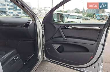 Внедорожник / Кроссовер Audi Q7 2010 в 