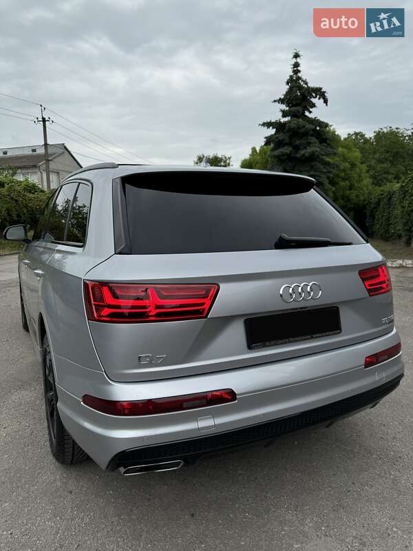 Позашляховик / Кросовер Audi Q7 2018 в Дніпрі