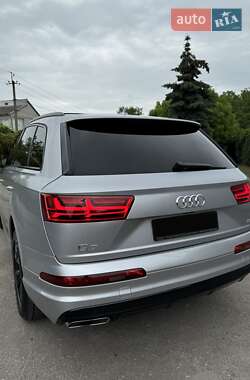 Внедорожник / Кроссовер Audi Q7 2018 в 
