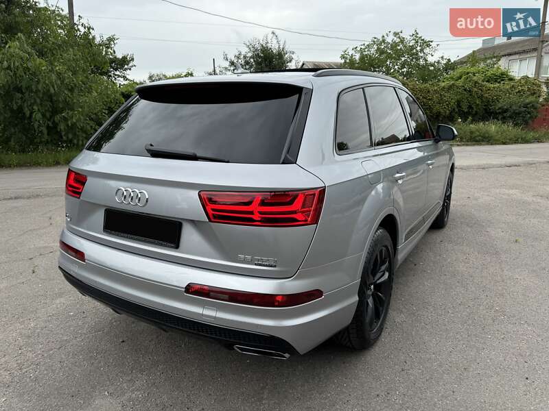 Позашляховик / Кросовер Audi Q7 2018 в Дніпрі