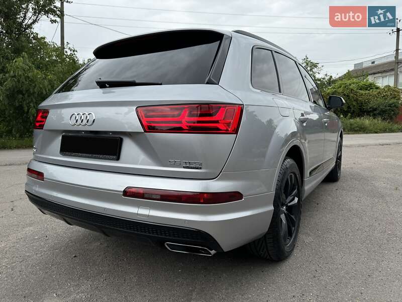Позашляховик / Кросовер Audi Q7 2018 в Дніпрі