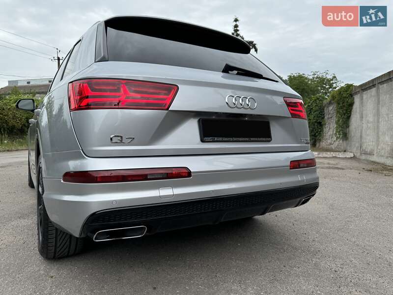 Позашляховик / Кросовер Audi Q7 2018 в Дніпрі