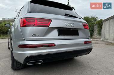 Внедорожник / Кроссовер Audi Q7 2018 в 