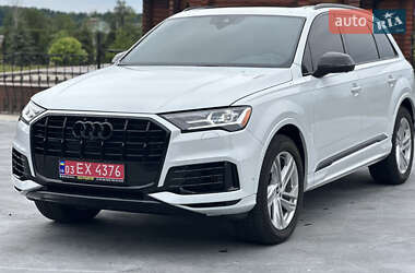 Внедорожник / Кроссовер Audi Q7 2021 в 