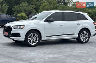 Внедорожник / Кроссовер Audi Q7 2021 в 