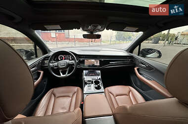 Внедорожник / Кроссовер Audi Q7 2021 в 