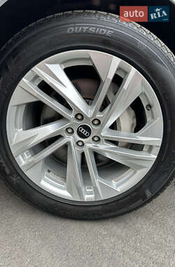 Внедорожник / Кроссовер Audi Q7 2021 в 