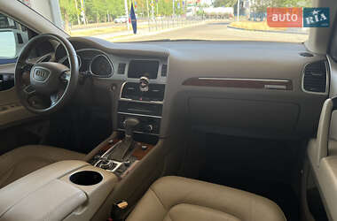Внедорожник / Кроссовер Audi Q7 2013 в 