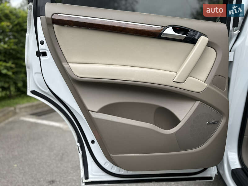 Внедорожник / Кроссовер Audi Q7 2014 в Киеве