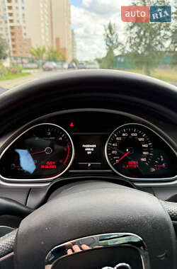 Позашляховик / Кросовер Audi Q7 2011 в 