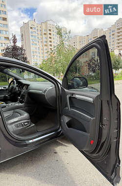 Позашляховик / Кросовер Audi Q7 2011 в 