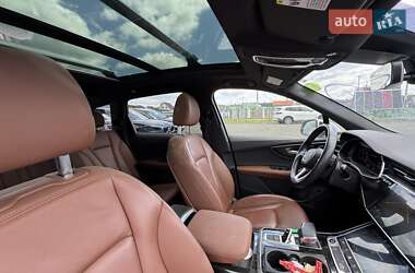Внедорожник / Кроссовер Audi Q7 2021 в 