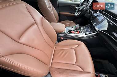 Внедорожник / Кроссовер Audi Q7 2021 в 