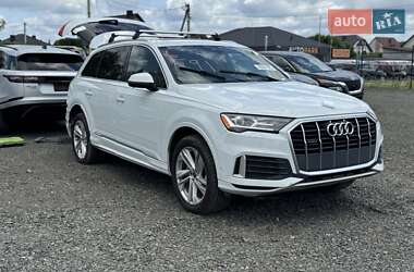 Внедорожник / Кроссовер Audi Q7 2021 в 