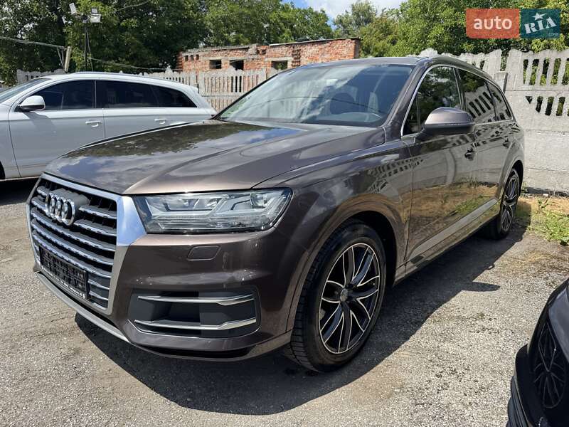 Внедорожник / Кроссовер Audi Q7 2015 в Тернополе