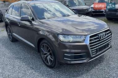 Внедорожник / Кроссовер Audi Q7 2015 в 