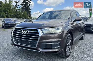 Внедорожник / Кроссовер Audi Q7 2015 в 