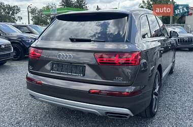 Внедорожник / Кроссовер Audi Q7 2015 в 