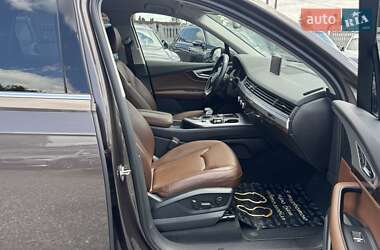 Внедорожник / Кроссовер Audi Q7 2015 в 
