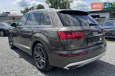 Внедорожник / Кроссовер Audi Q7 2015 в 