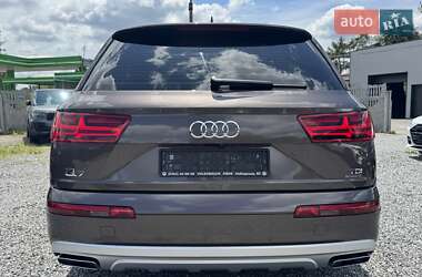 Внедорожник / Кроссовер Audi Q7 2015 в 