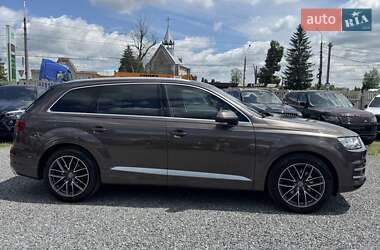 Внедорожник / Кроссовер Audi Q7 2015 в 