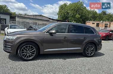 Внедорожник / Кроссовер Audi Q7 2015 в 