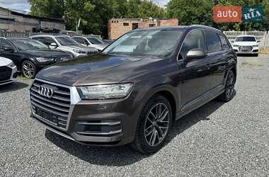 Внедорожник / Кроссовер Audi Q7 2015 в 