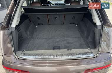 Внедорожник / Кроссовер Audi Q7 2015 в 