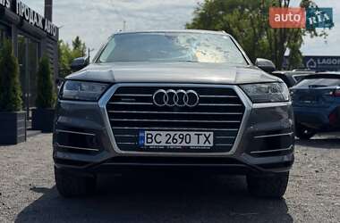 Внедорожник / Кроссовер Audi Q7 2016 в 