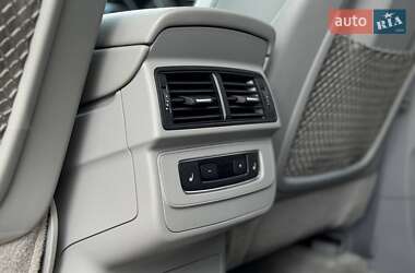 Внедорожник / Кроссовер Audi Q7 2016 в 