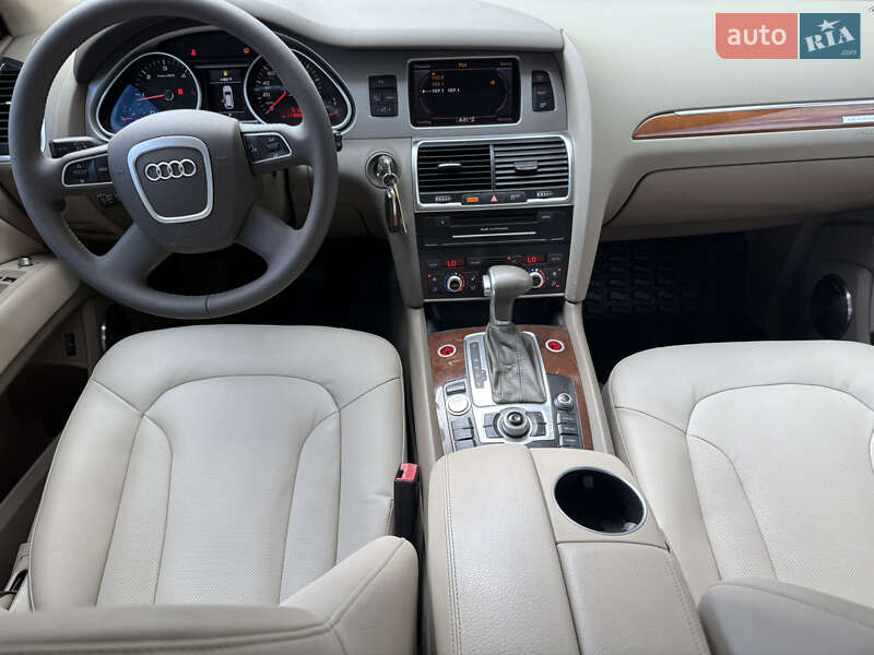 Внедорожник / Кроссовер Audi Q7 2010 в Хмельницком