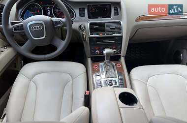 Внедорожник / Кроссовер Audi Q7 2010 в 