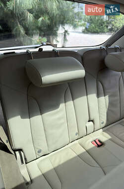 Внедорожник / Кроссовер Audi Q7 2010 в 