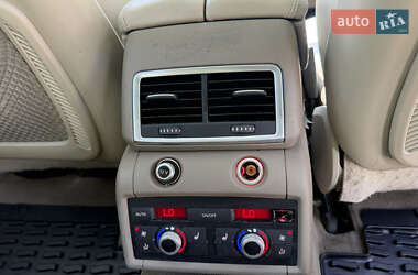 Внедорожник / Кроссовер Audi Q7 2010 в 