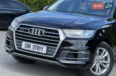 Позашляховик / Кросовер Audi Q7 2018 в 