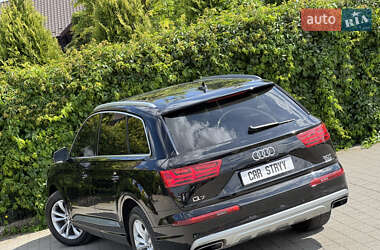Позашляховик / Кросовер Audi Q7 2018 в 