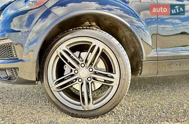 Внедорожник / Кроссовер Audi Q7 2012 в 