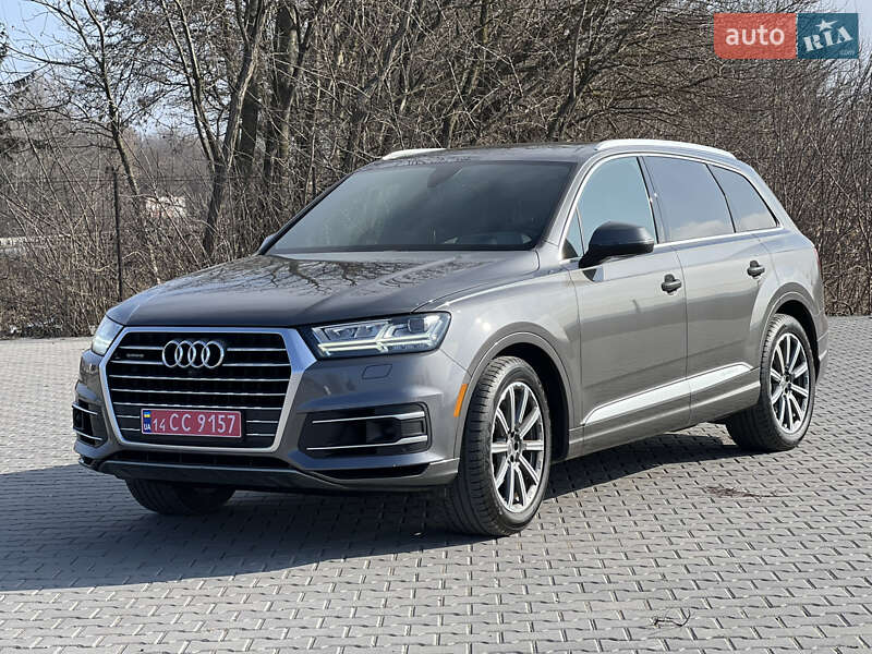 Внедорожник / Кроссовер Audi Q7 2018 в 