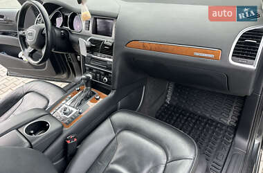 Внедорожник / Кроссовер Audi Q7 2015 в 