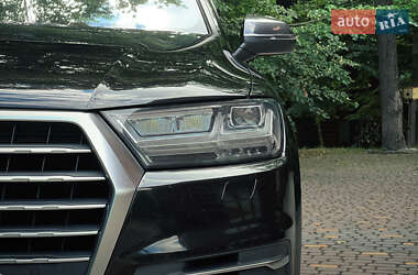 Внедорожник / Кроссовер Audi Q7 2016 в 