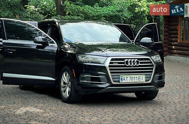 Внедорожник / Кроссовер Audi Q7 2016 в 
