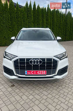Внедорожник / Кроссовер Audi Q7 2020 в 