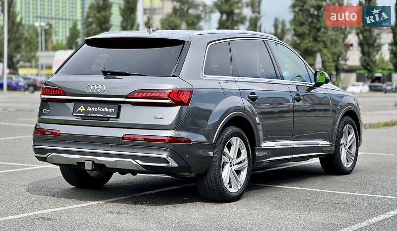 Позашляховик / Кросовер Audi Q7 2021 в Києві