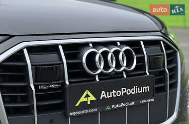 Позашляховик / Кросовер Audi Q7 2021 в 