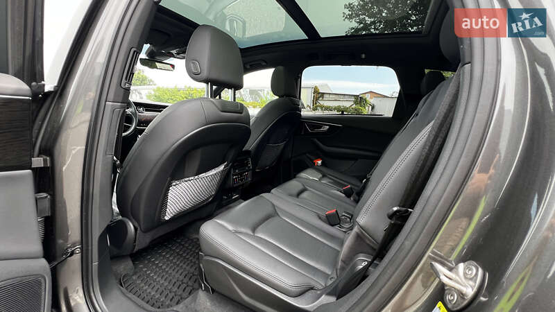 Позашляховик / Кросовер Audi Q7 2021 в Києві