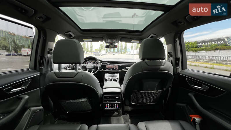 Позашляховик / Кросовер Audi Q7 2021 в Києві